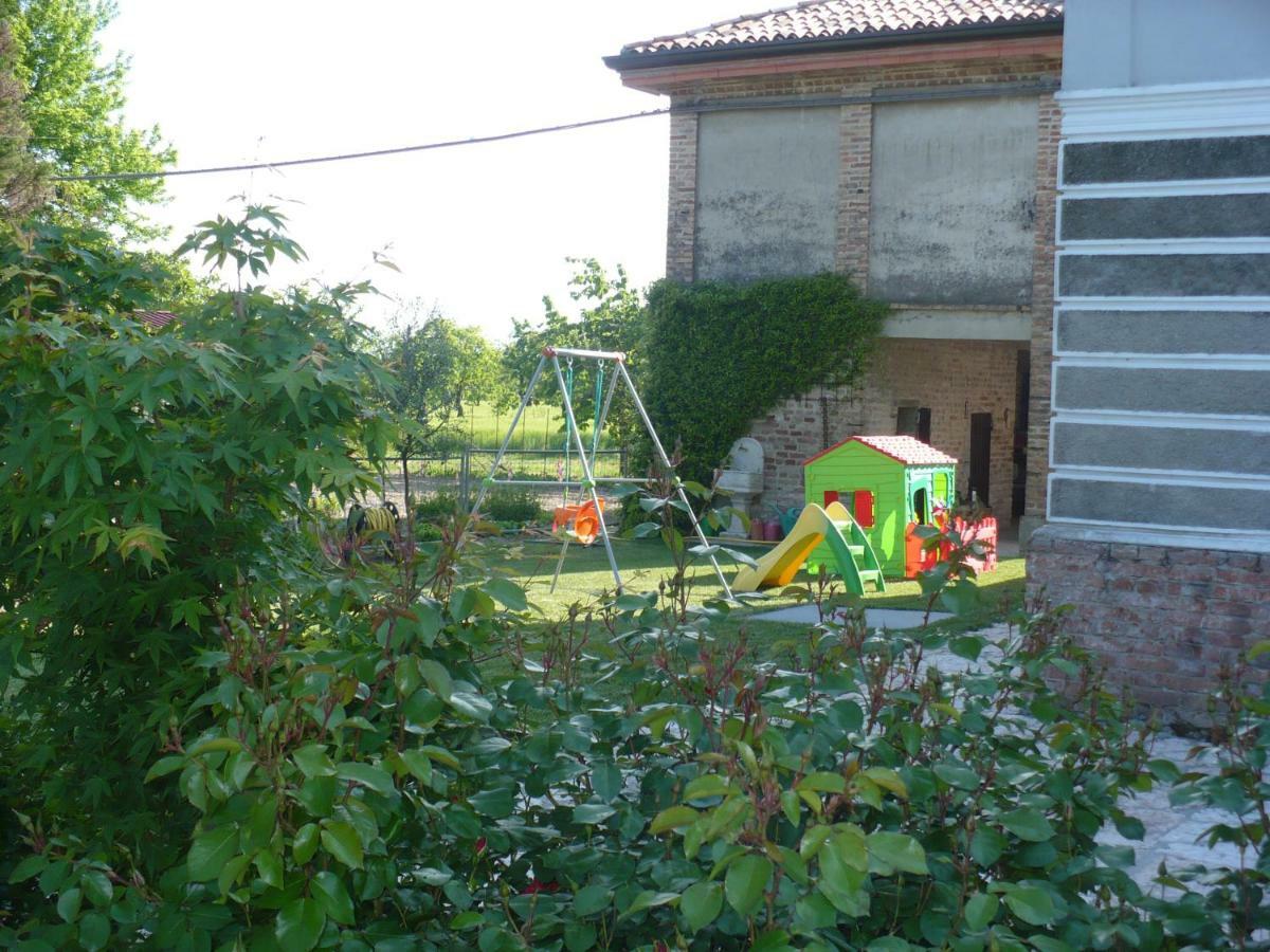 L'Albero Della Gioia Villanova sull'Arda Exterior foto